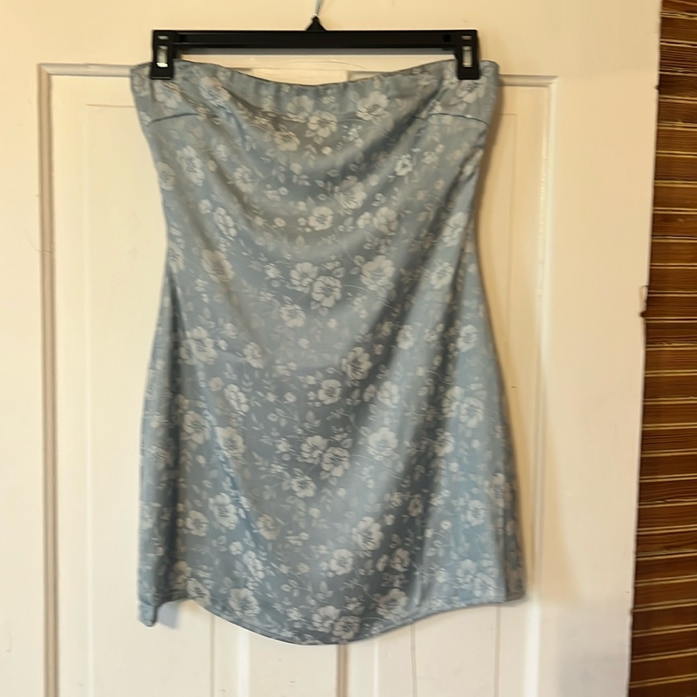 Strapless dress